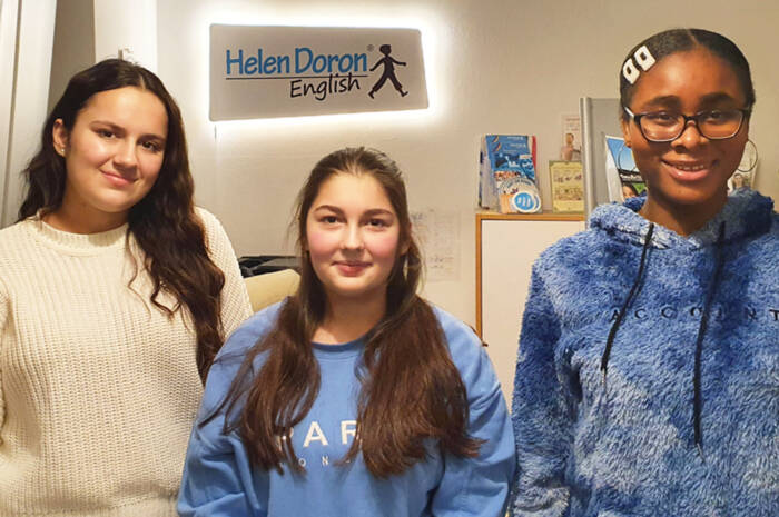 Englisch-Stipendium für drei Schülerinnen Englisch-Stipendium für drei Schülerinnen