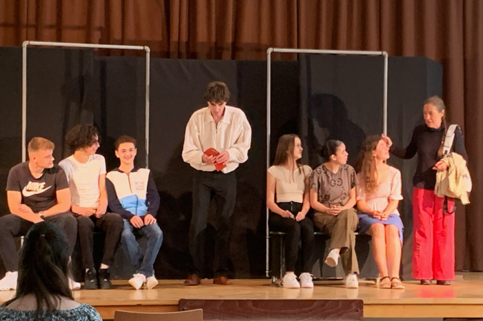 Das Knirpstheater zu Gast bei unseren Französischkursen Das Knirpstheater zu Gast bei unseren Französischkursen