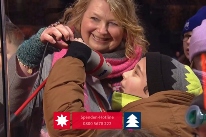 Klasse 5a beim WDR2 Weihnachtswunder Klasse 5a beim WDR2 Weihnachtswunder